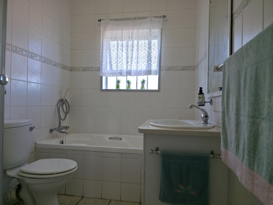 3 Bedroom Property for Sale in Wavecrest Eastern Cape